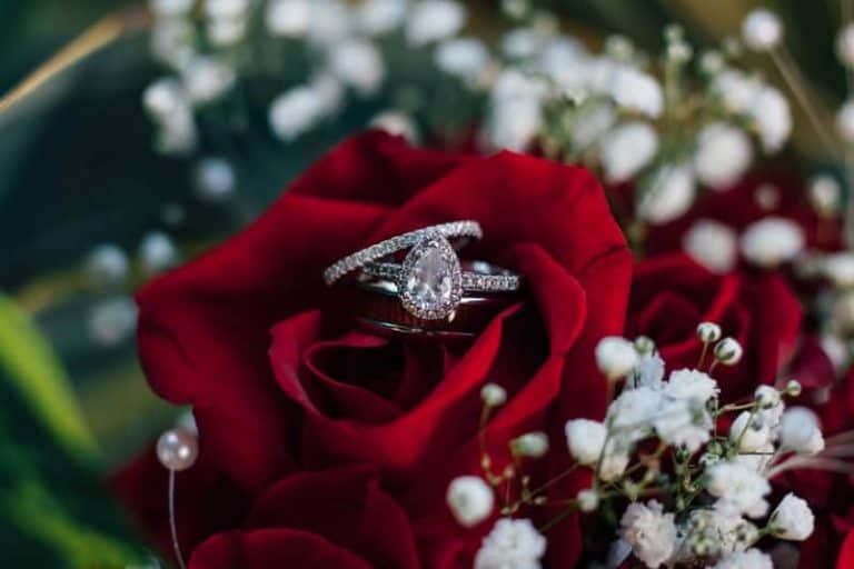 Tips on Shopping and Saving for an Engagement Ring