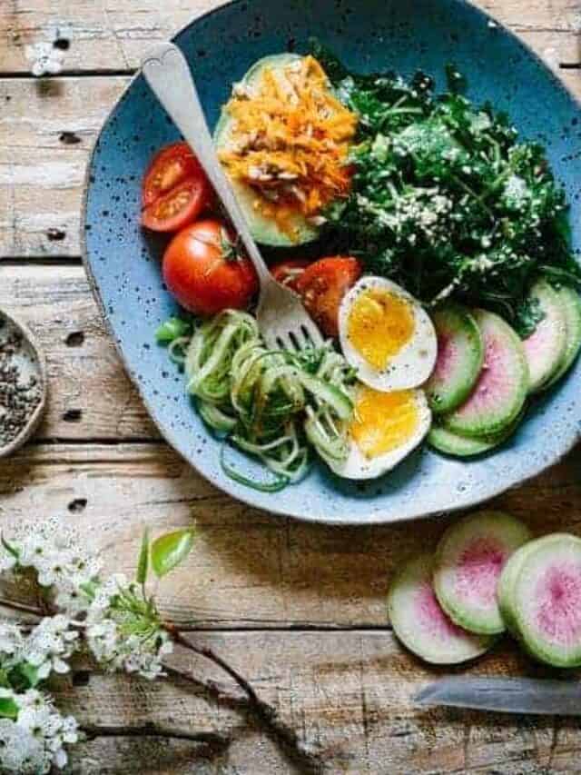 12 Easy Ways to Eat Healthy While Traveling