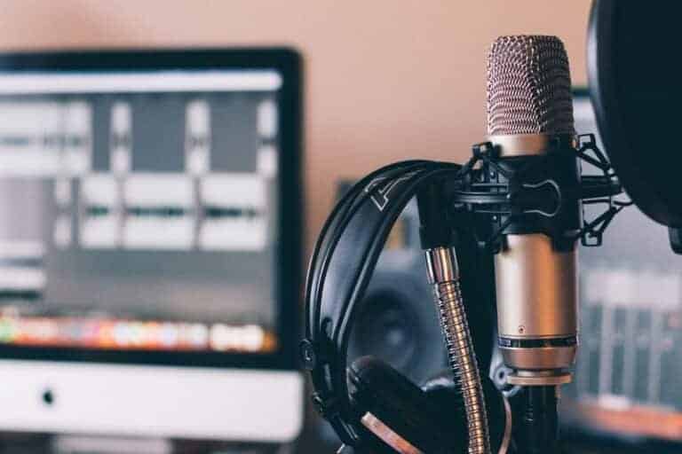 16 of the Best Financial Podcasts to Learn About Money