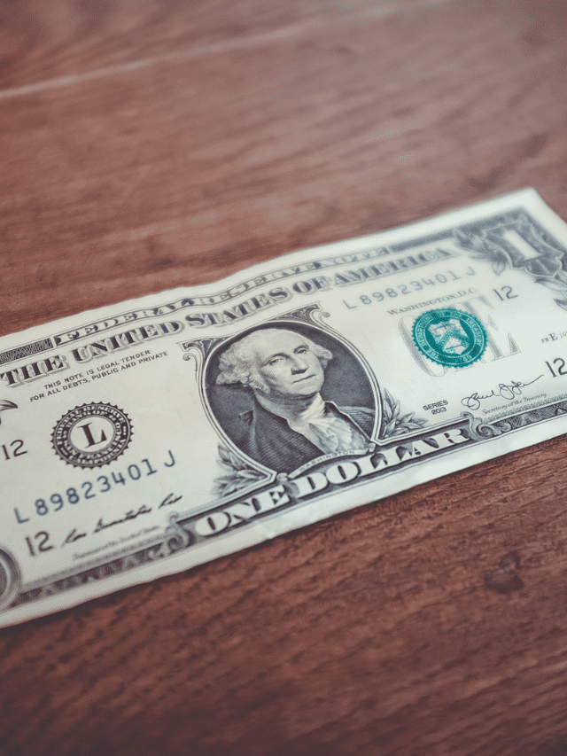 4 Spending Habits to Succeed in the New Year